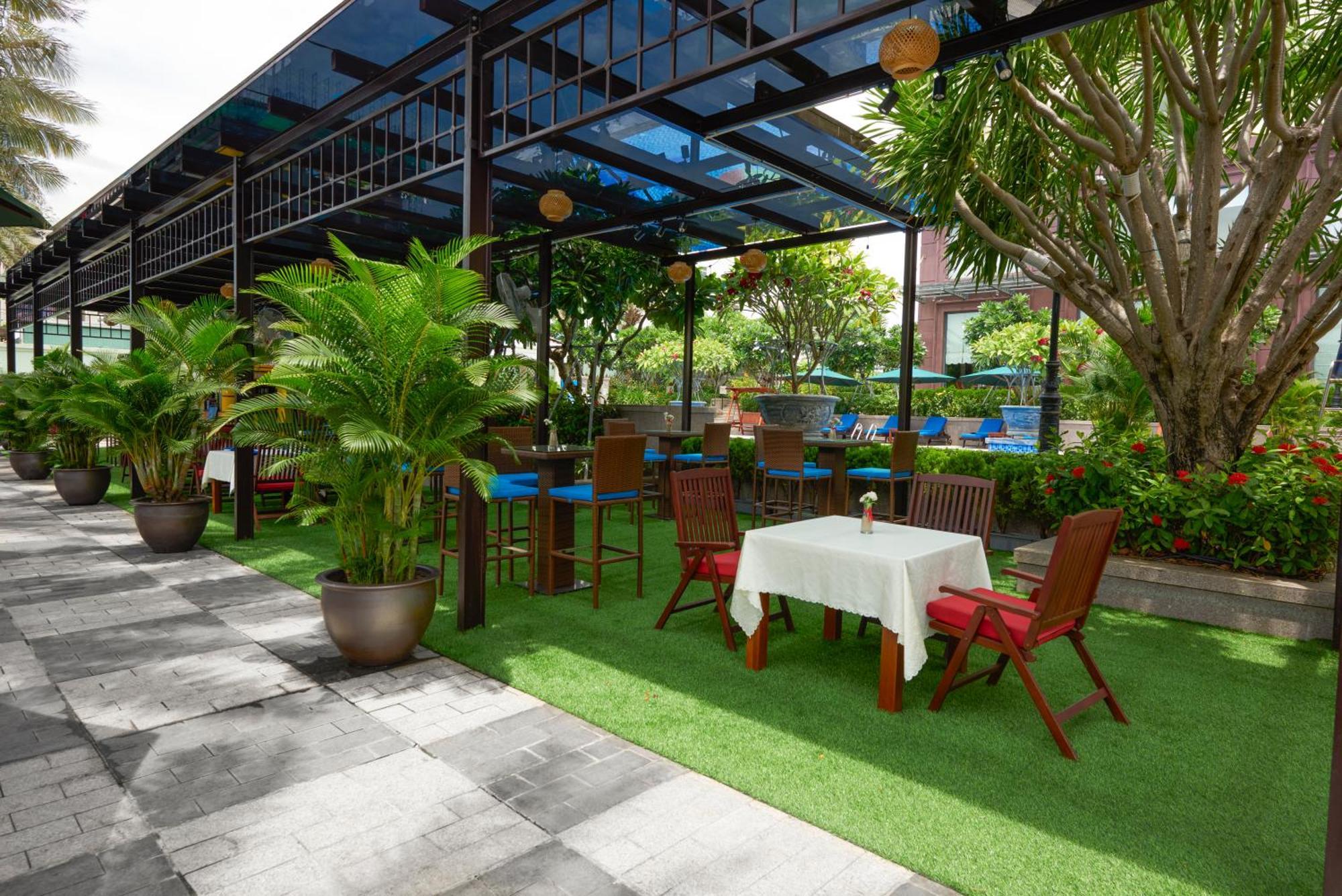 Dlg Hotel Danang Exterior photo The Sky Bar